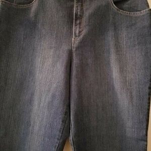 Gloria Vanderbilt Jeans - $ Just Reduced..Gloria Vanderbilt Amanda Jeans Gloria Vanderbilt Jeans - $ Just Reduced..Gloria Vanderbilt Amanda Jeans